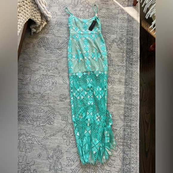 NWT BCBGMaxAzria Light Blue Geometric Lace Maxi Dress in size 0 - Picture 4 of 7
